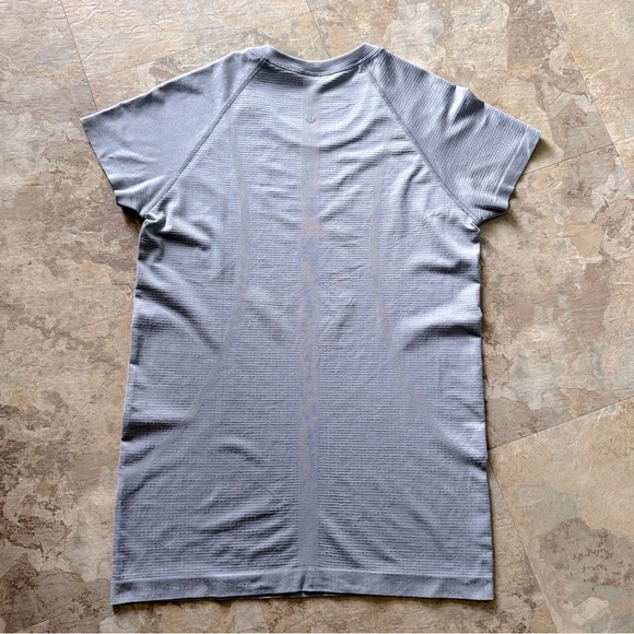 Lululemon Swiftly Tech Short Sleeve Shirt 2.0
Disconnect Rhino Grey / Vapor - Picture 2 of 11